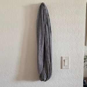 Old Navy Black and White Striped Infinity Scarf